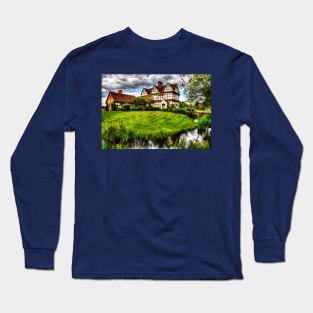 Chocolate Box Tudor House, Cotswolds, UK Long Sleeve T-Shirt